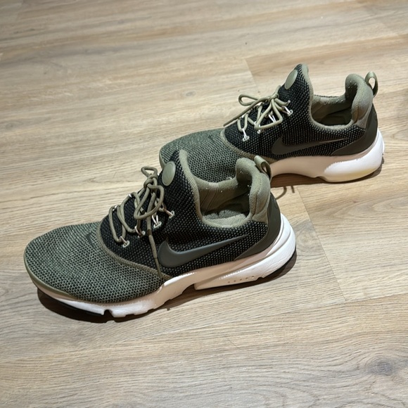 NIKE Presto Fly Knit SE Sz 7.5 - Cour is Neutral Olive Black White - #910570-200 - Picture 2 of 8